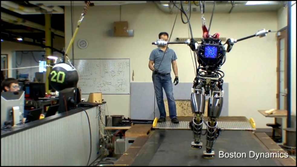Робот ATLAS научился ходить по валунам и держать равновесие, стоя на одной ноге 