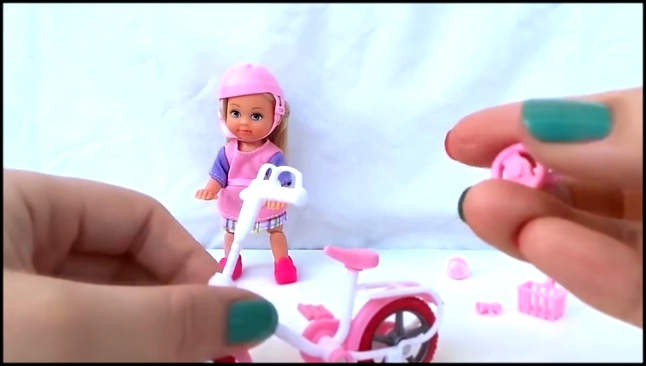 Мультфильмы для девочек. Кукла Эви Лав Evi Love - Мой первый велосипед. Куклы для детей 
