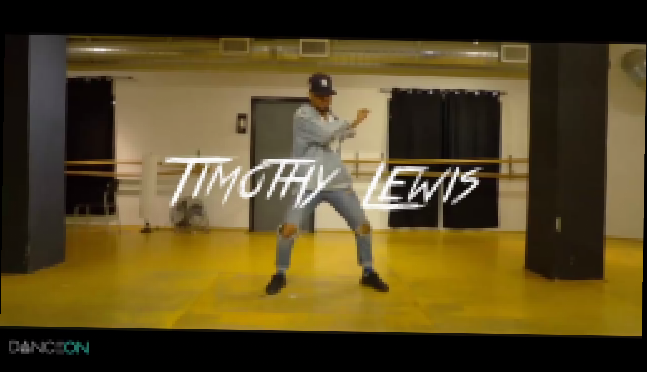 Музыкальный видеоклип Timothy Lewis/ Enrique Iglesias - Subeme La Radio 