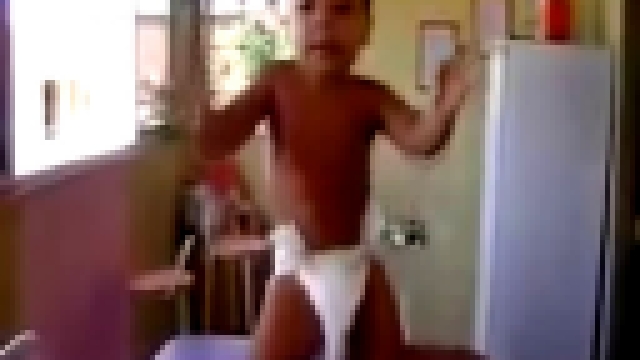Музыкальный видеоклип Малыш танцует ламбаду(нью Майкл Джексон) 