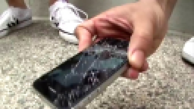 Музыкальный видеоклип Роняем на гранит: iPhone 4s против Samsung Galaxy S 2 