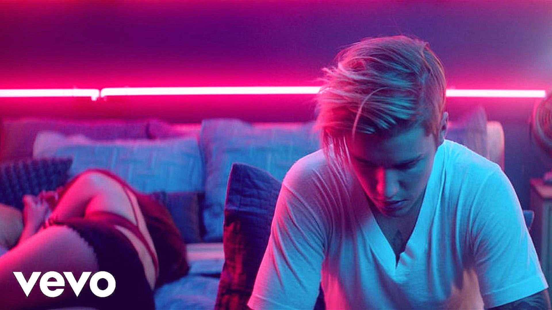 Музыкальный видеоклип Justin Bieber - What Do You Mean 