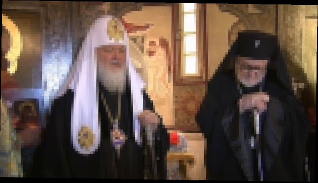Музыкальный видеоклип Патриарх Кирилл посетил Успенский храм при кладбище Сен-Женевьев-де-Буа 