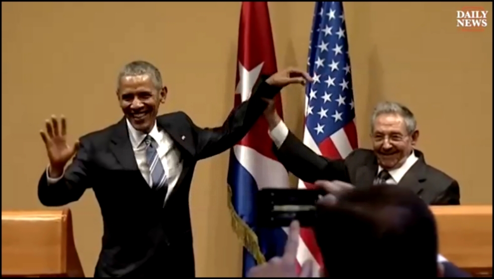 Музыкальный видеоклип Не дал Обаме положить руку себе на плечо 