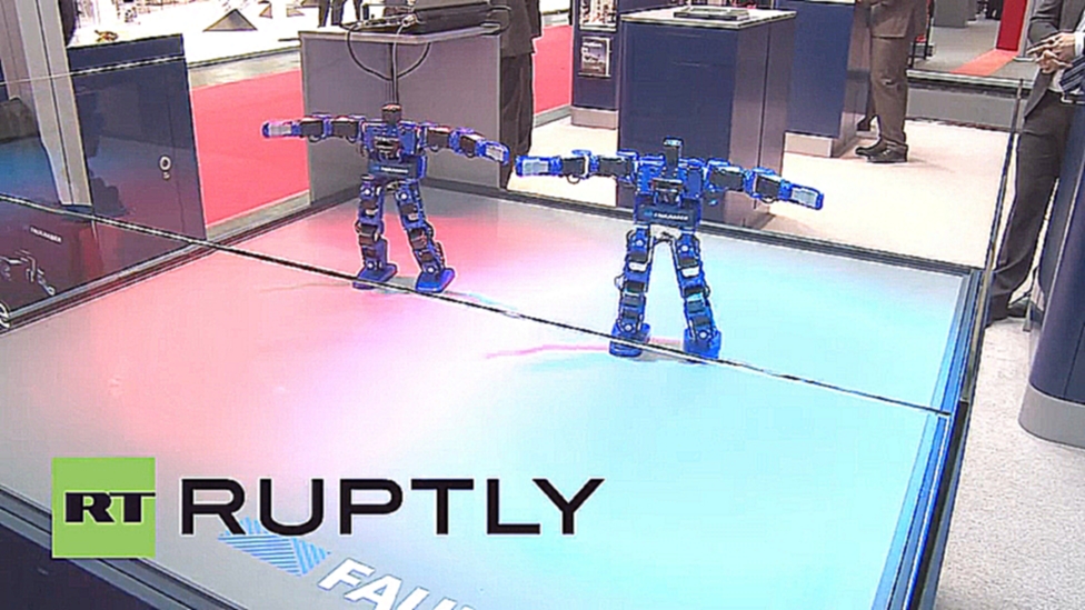 Роботы зажгли под Gangnam Style на ганноверской ярмарке 