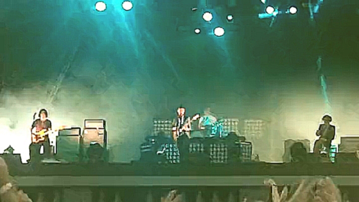 Музыкальный видеоклип Arctic Monkeys - I Bet You Look Good on the Dancefloor @ Субботник | Фестиваль | 2013 