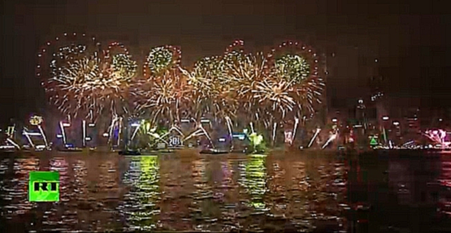 Музыкальный видеоклип Новый год шагает по планете праздничные салюты в Австралии и Китае. 