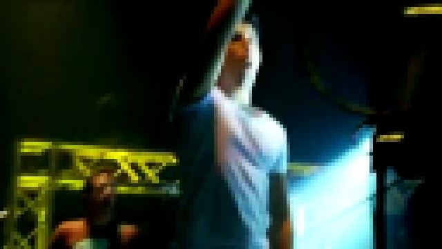 Музыкальный видеоклип Harel Skaat - Od Yair Alai/Shine On Me 