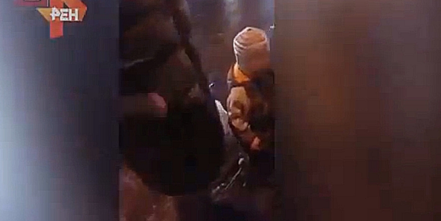 Музыкальный видеоклип Взбесившийся таксист оскорбляет пьяную семью с тремя детьми 
