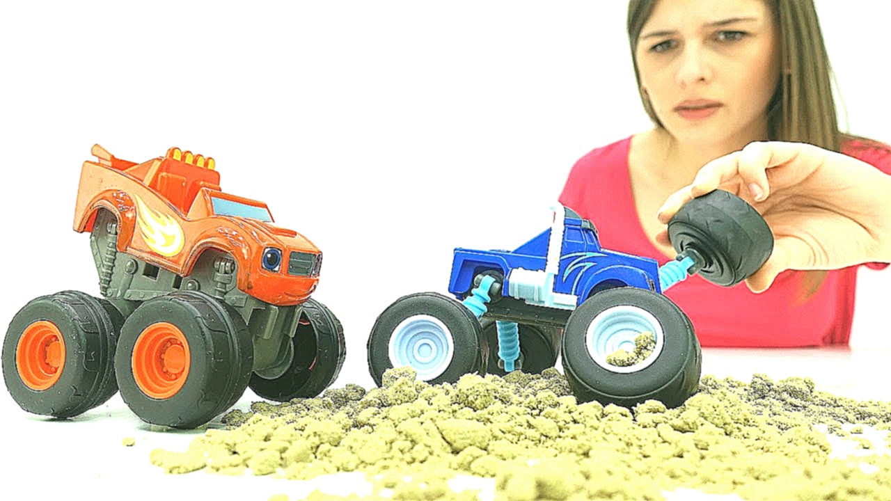 Видео для детей: Чудо Машинки. #ВСПЫШ ищет Крушилу. Той клаб - ищем #игрушки 