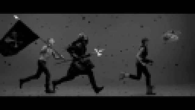 Музыкальный видеоклип WOODKID - Iron 