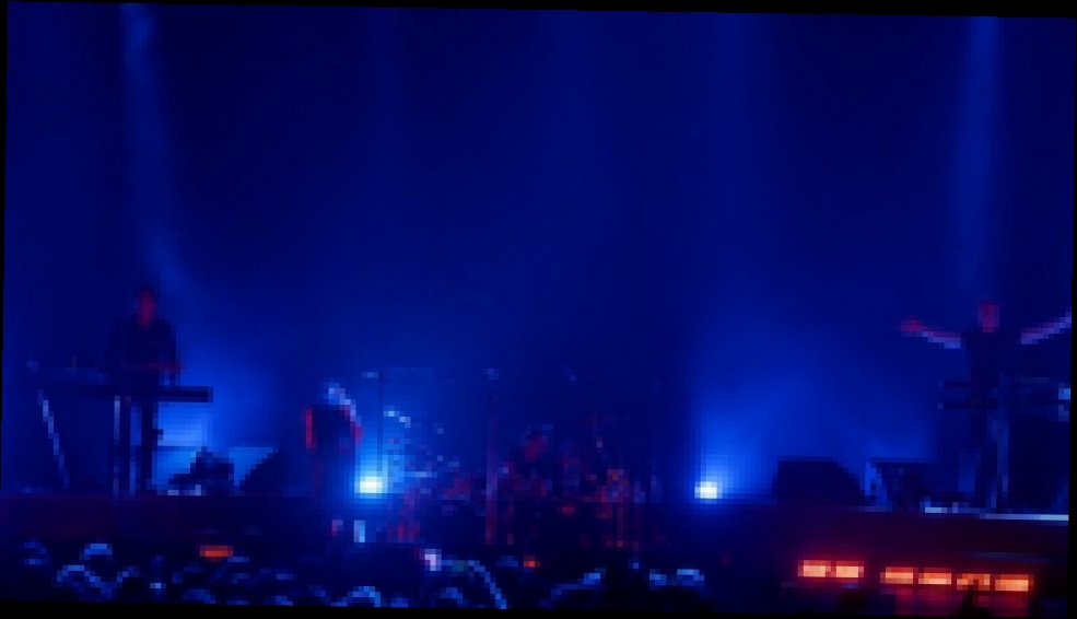 Музыкальный видеоклип Depeche Mode - Enjoy The Silence (Live in Berlin) 