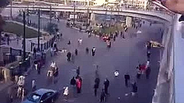 Египет.Машина несётся через толпу и сбивает людей 