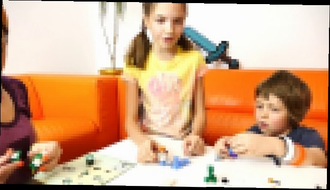 МайнКрафт Лего! Адриан и Света помогают Маше собрать Стива! Видео для детей 