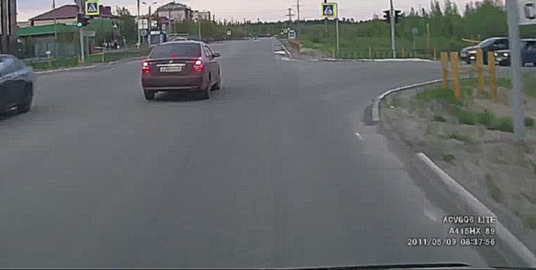 Включил поворотник налево, поехал направо. ДТП 