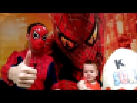 Великий Человек паук и Макс - гигантский киндер сюрприз - Много игрушек для детей 