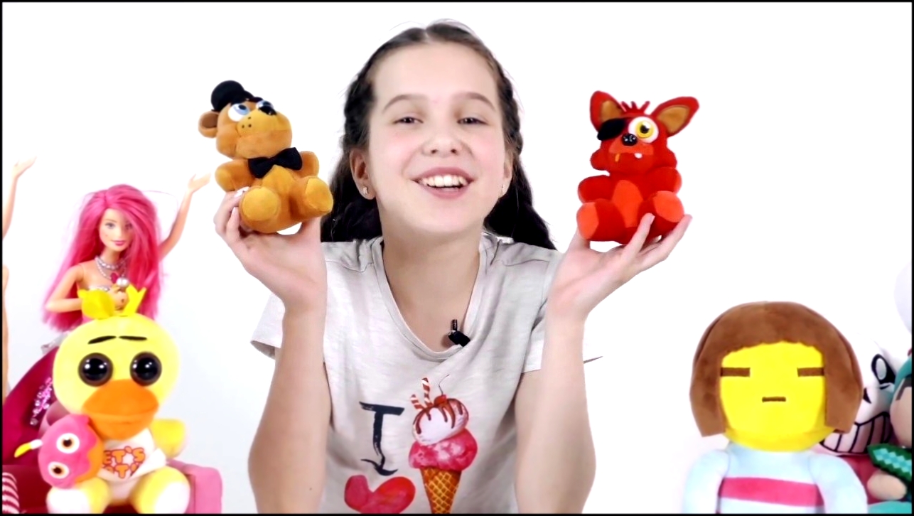 Музыкальный видеоклип Лера знакомится с игрушками из МАЙНКРАФТ, ФНАФ и другими! 