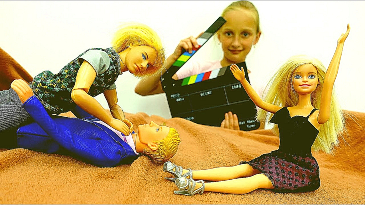 Мультики для девочек: #Барби снимается в кино! Видео про кукол. Игры Барби с #ЛучшаяподружкаВаря 
