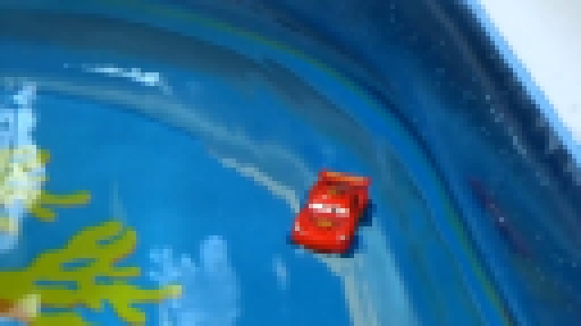 Тачки Дисней водные гонки с машинками в бассейне с шариками Disney Cars Splash S 