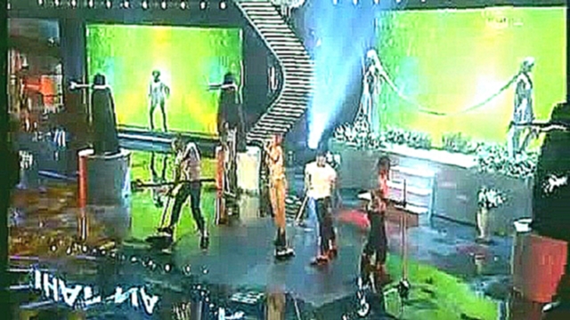 Музыкальный видеоклип Rihanna - Only Girl (In The World) (Live X-Factor Italy 09.11.10) 