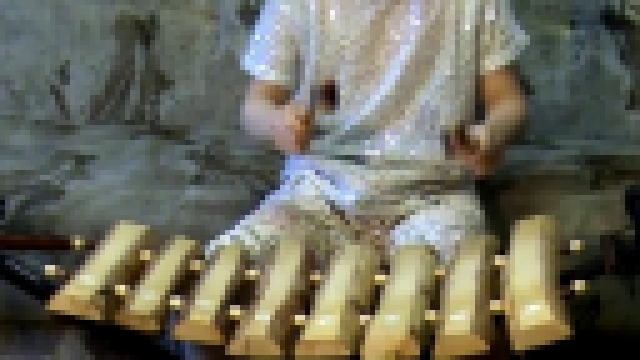 Музыкальный видеоклип Во поле берёзка стояла Игра на дровах Алексеева Царица 2 7 10_480p 