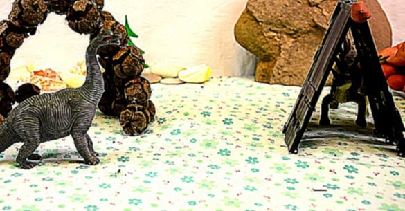 Чья ИЗБУШКА КРУЧЕ? Домики ДИНОЗАВРОВ. Мультфильм с игрушками динозавров для детей 