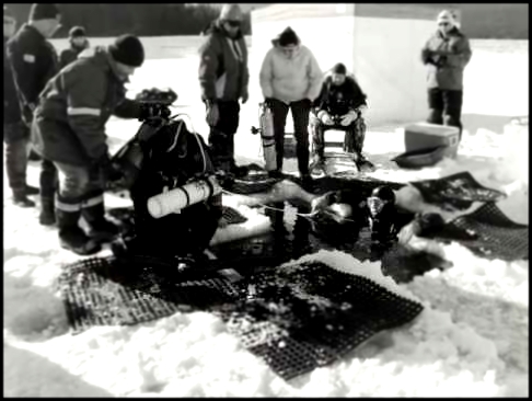 Музыкальный видеоклип Lake Minnewanka Winter Scuba Divers 