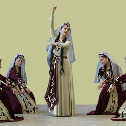 Танец невесты (uzundara) фото Традиционный армянский танец